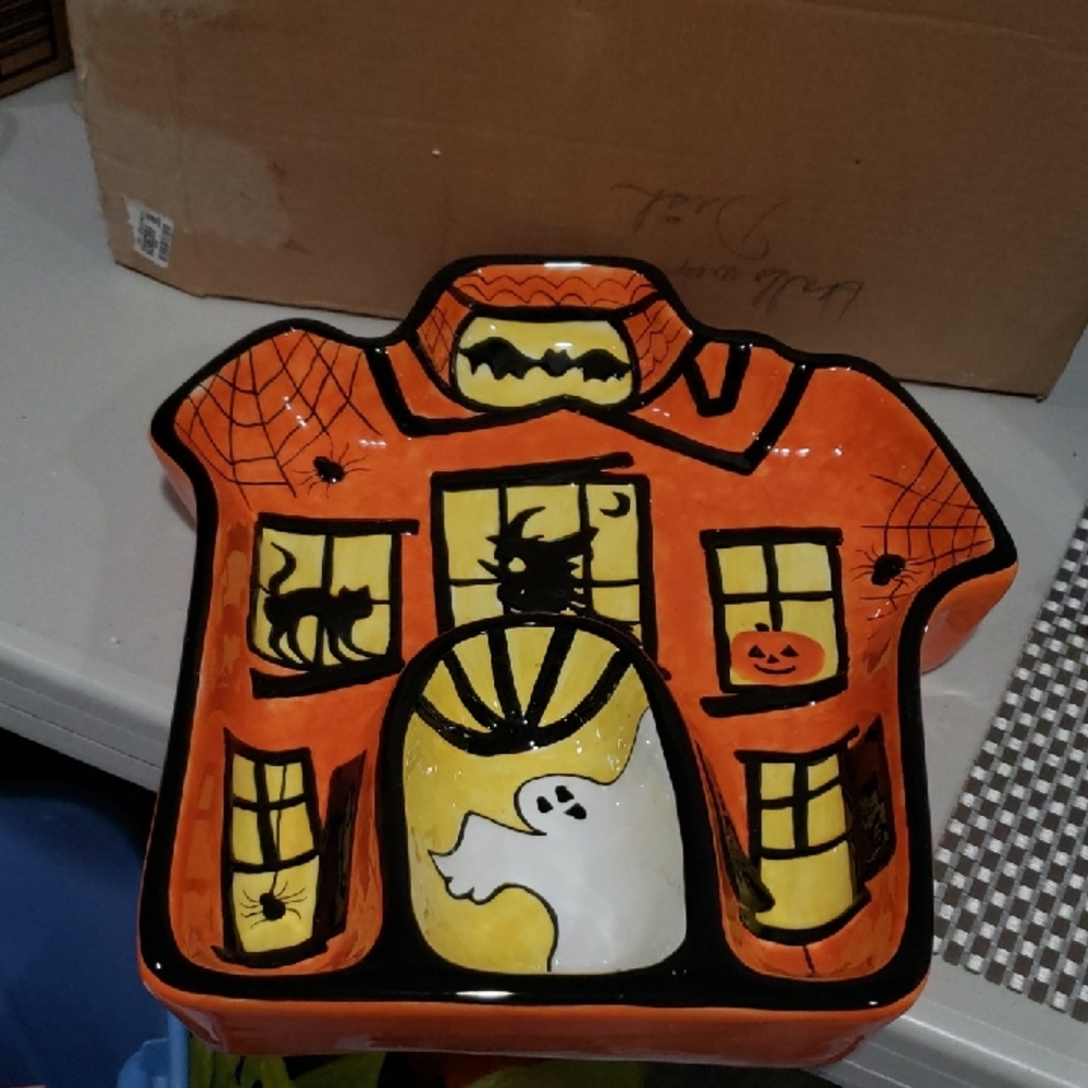 Halloween Haunted House Costume Plate